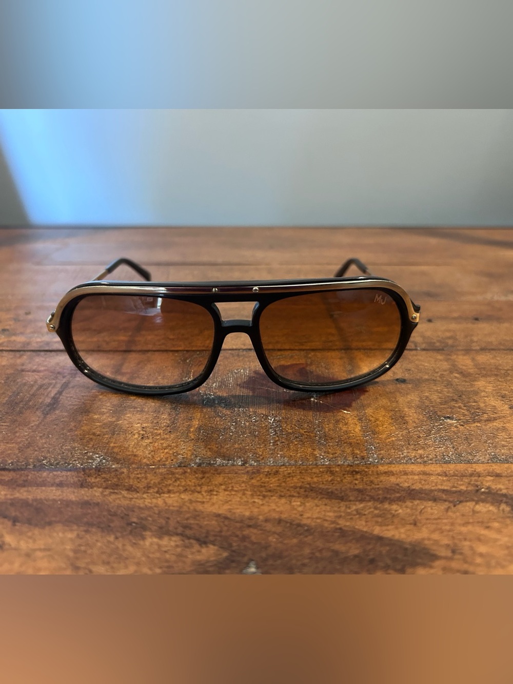 Vintage Marc Jacobs Aviator Sunglasses w/Dark Brown Frame,Gold Tone,GradientLens